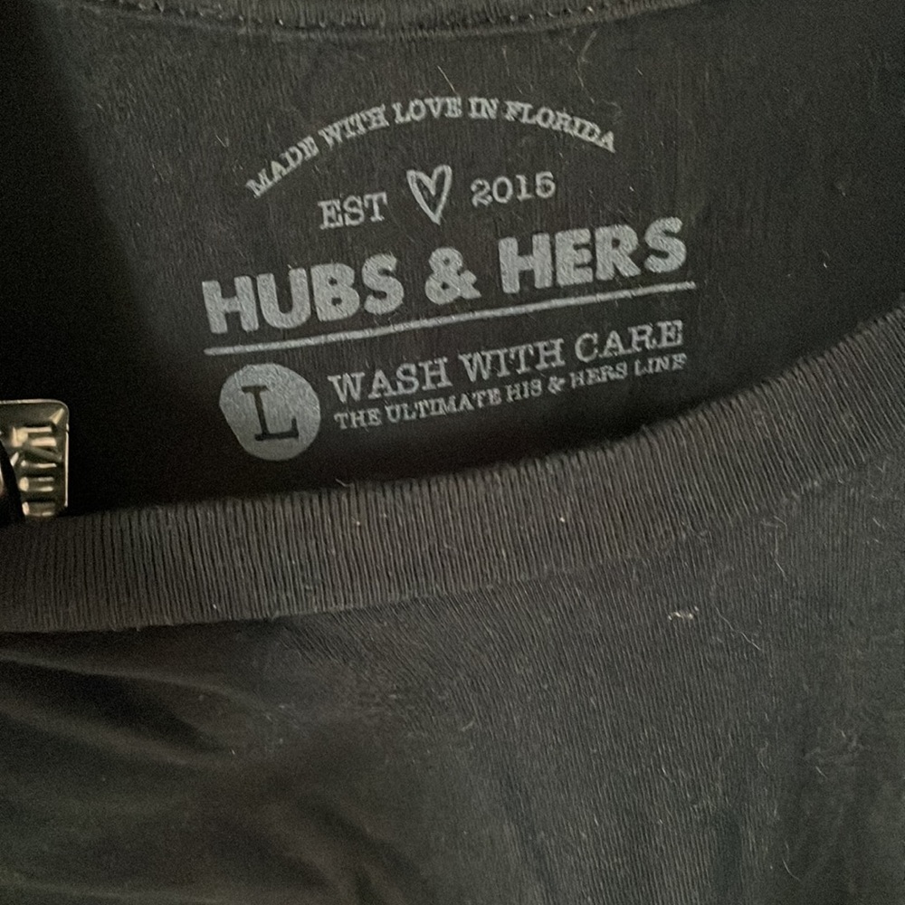 Hubs & hers tee - Picture 4 of 4